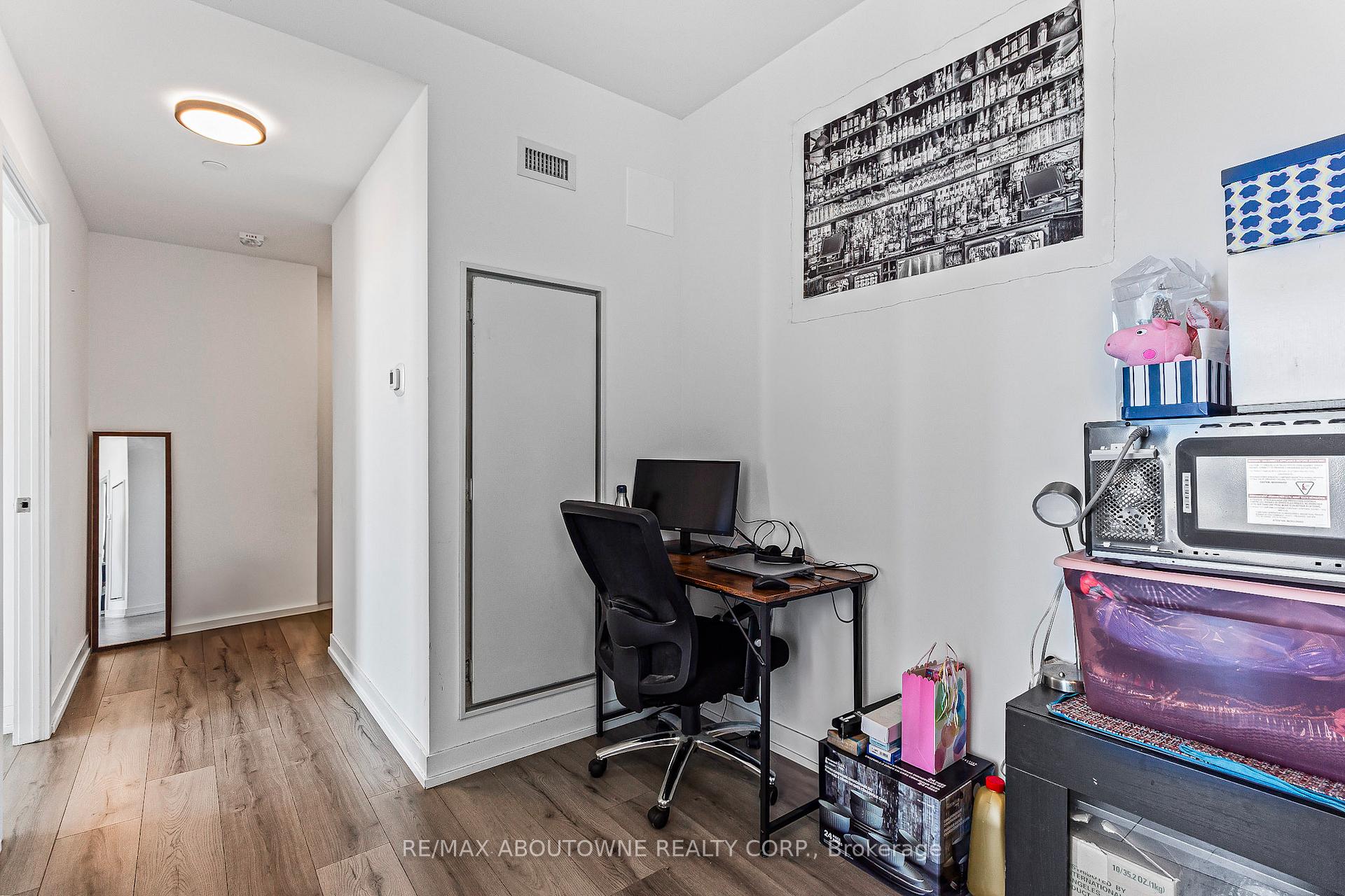 3 Bedrooms Condo at 1195 The Queensway, Toronto For sale