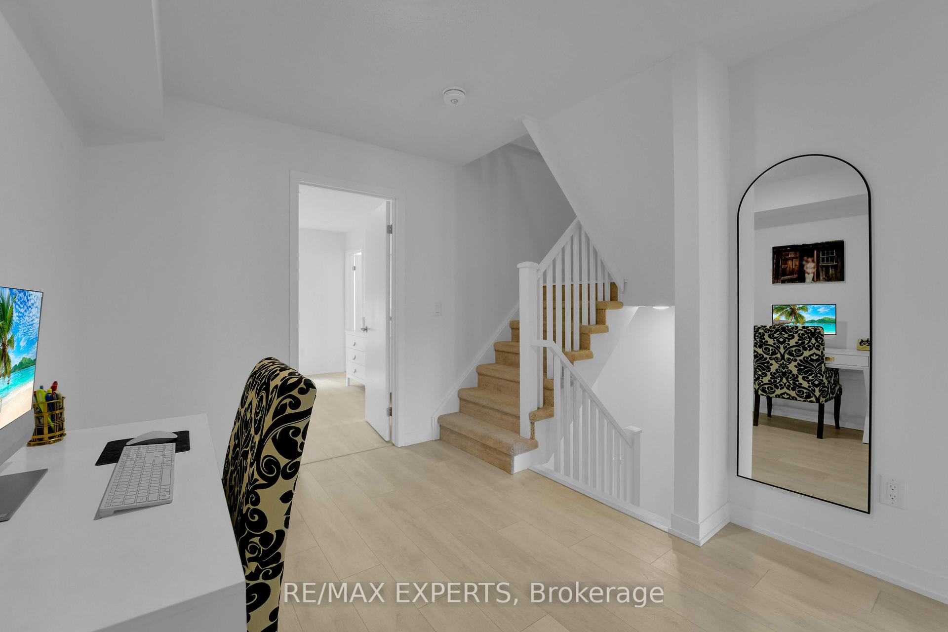 3 Bedrooms Condo at 1095 Cooke,  Burlington For sale