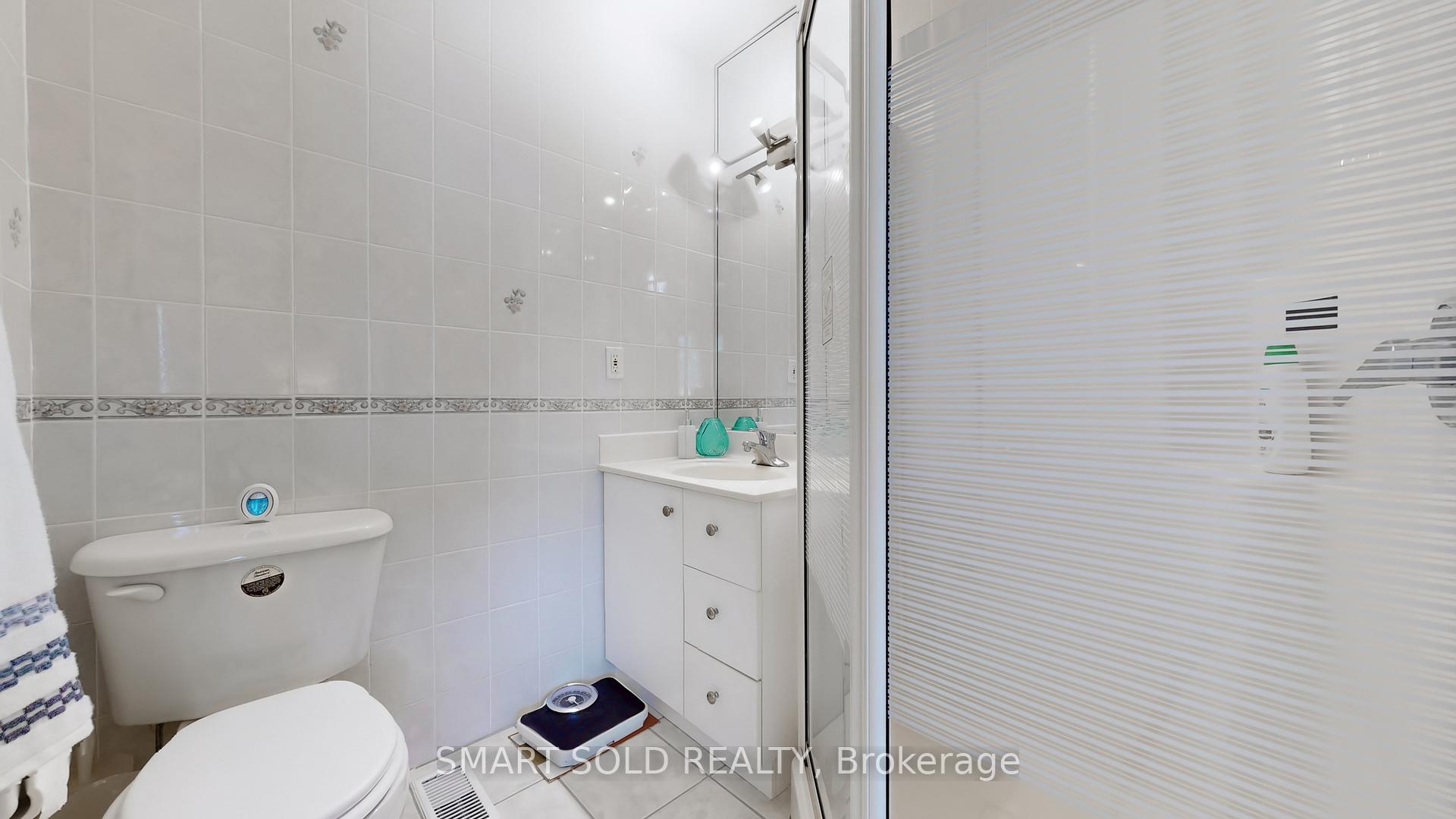 3 Bedrooms Condo at 2606 Midland, Toronto For sale