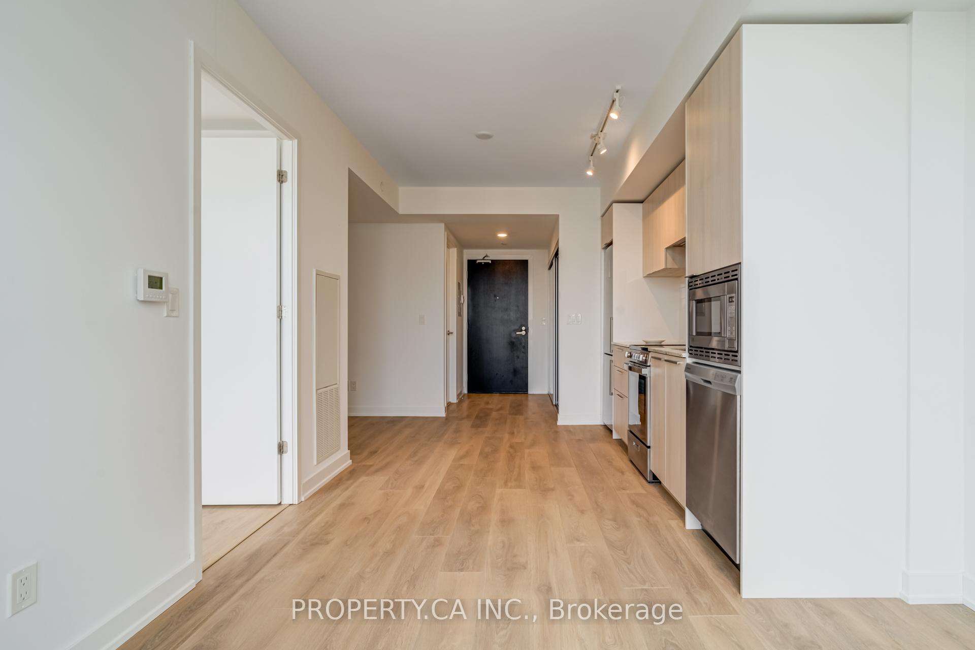 2 Bedrooms Condo at 501 Yonge, Toronto For sale