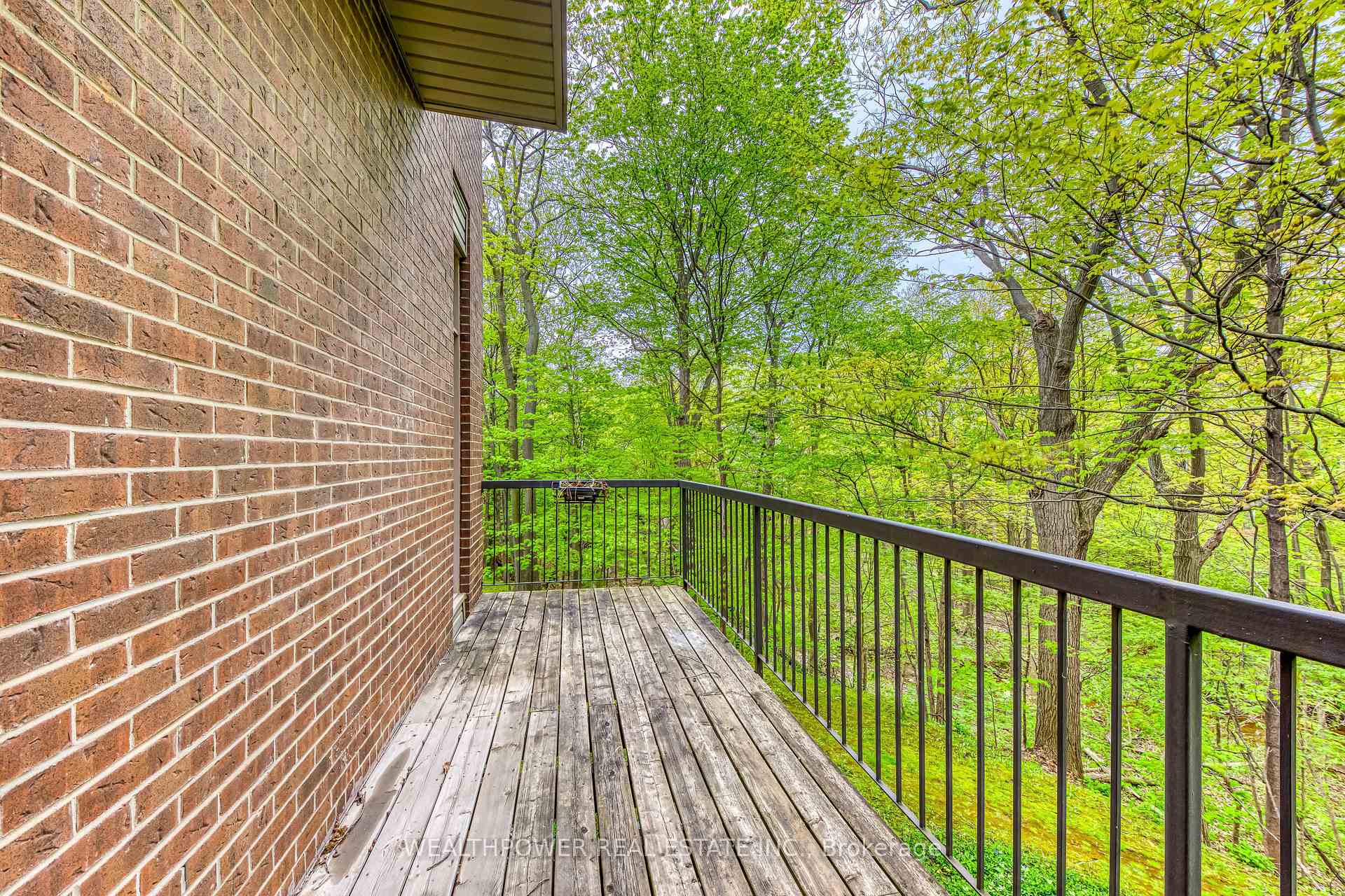 3 Bedrooms Condo at 1250 Marlborough, Oakville For sale