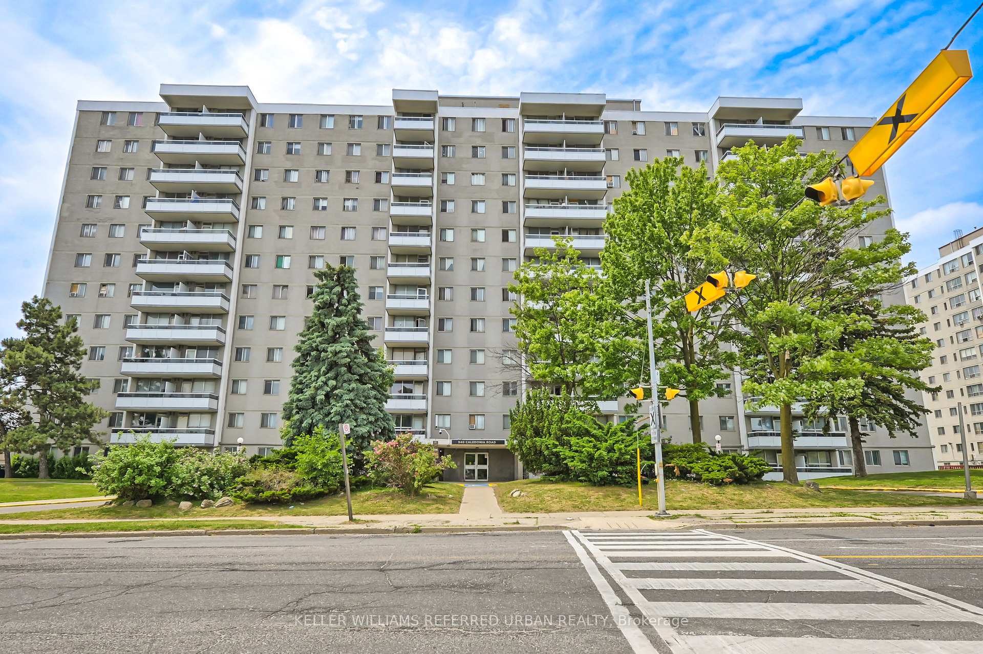 2 Bedrooms Condo at 940 Caledonia, Toronto For sale