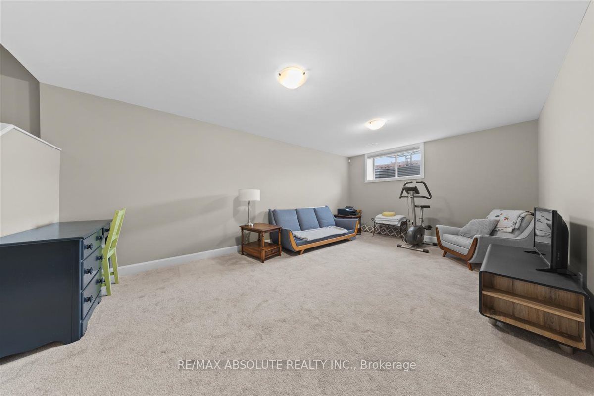 169 Bandelier Way
