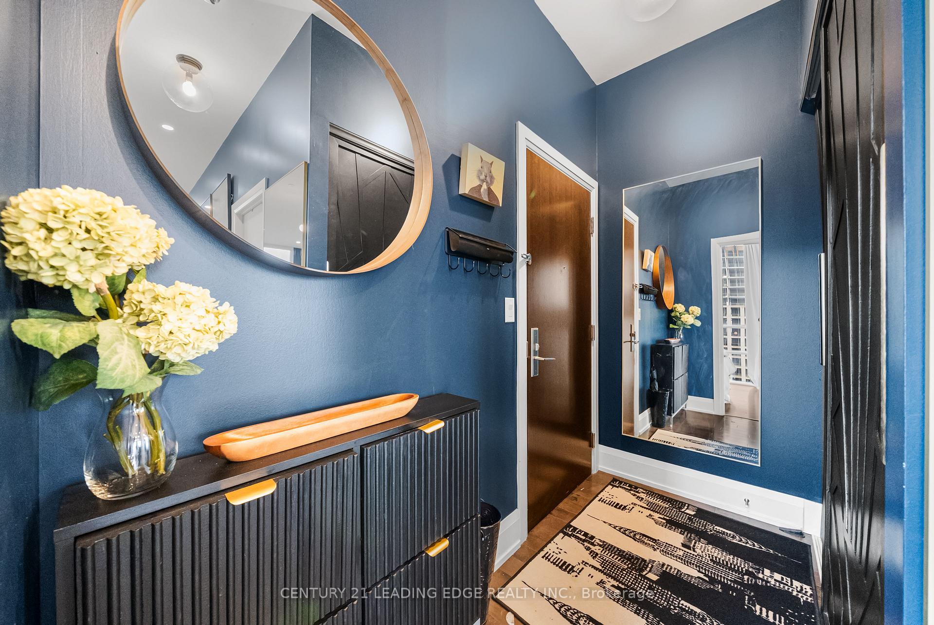 2 Bedrooms Condo at 460 Adelaide, Toronto For sale