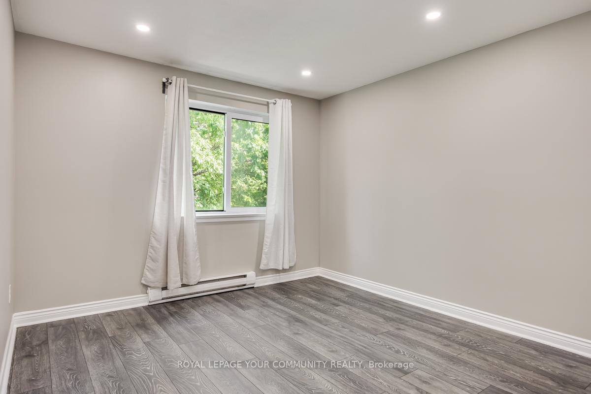 5 Bedrooms Condo at 25 Pebble, Toronto For sale
