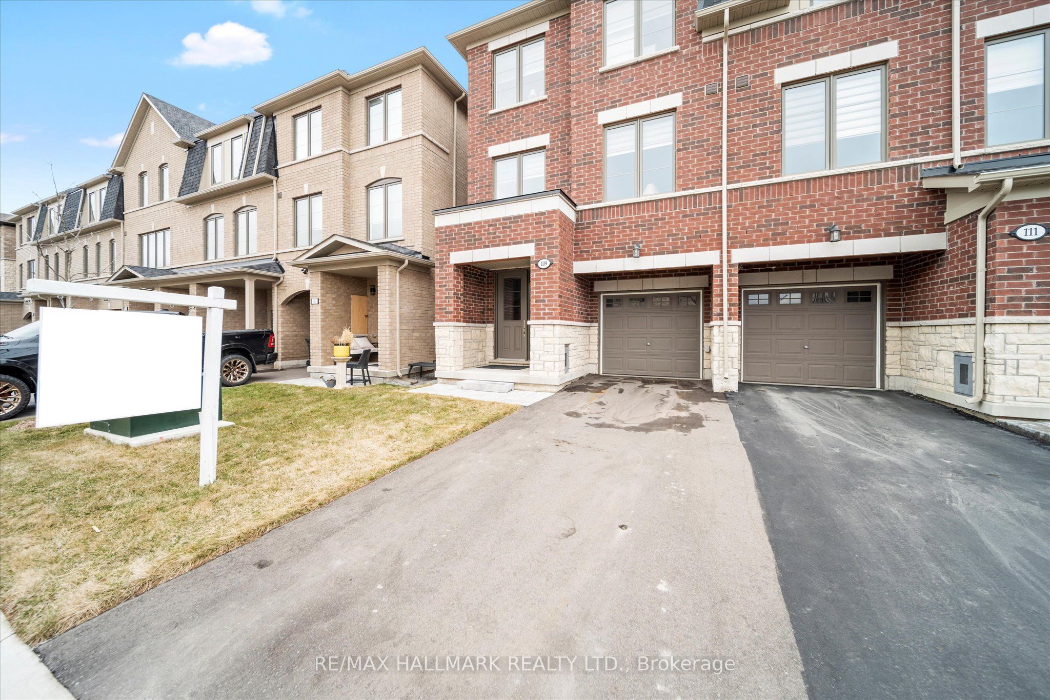 109 Halliford Place, Brampton, ON L6P 4N6