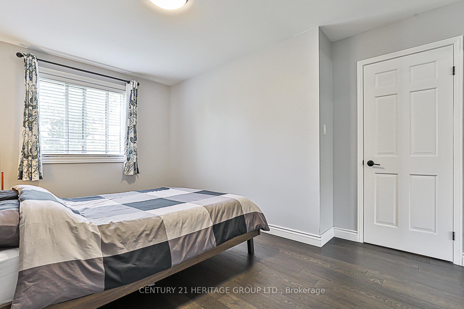 3 Bedrooms Condo at 4 Vale Carse, Toronto For sale