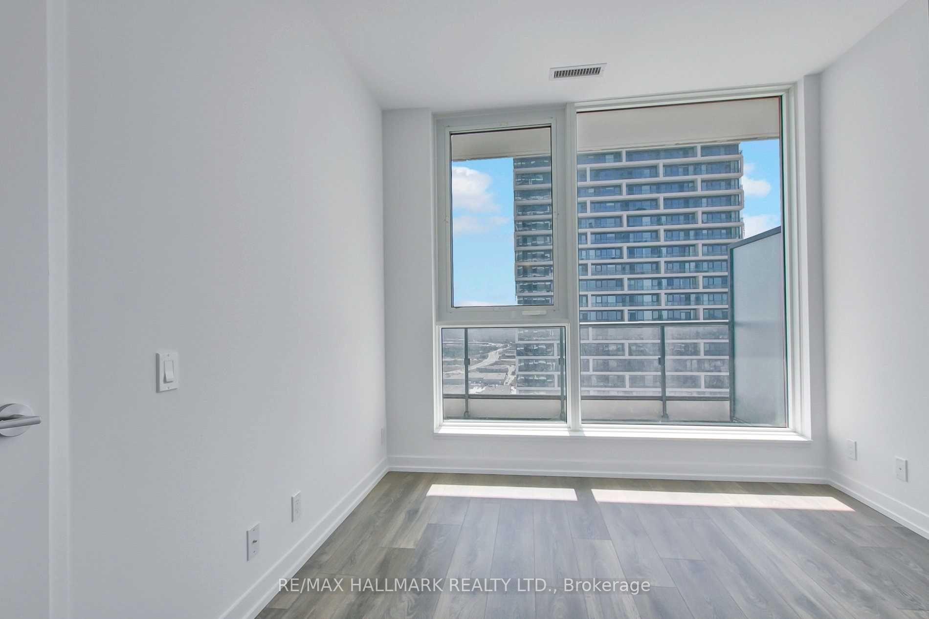 3 Bedrooms Condo at 898 Portage, Vaughan For sale