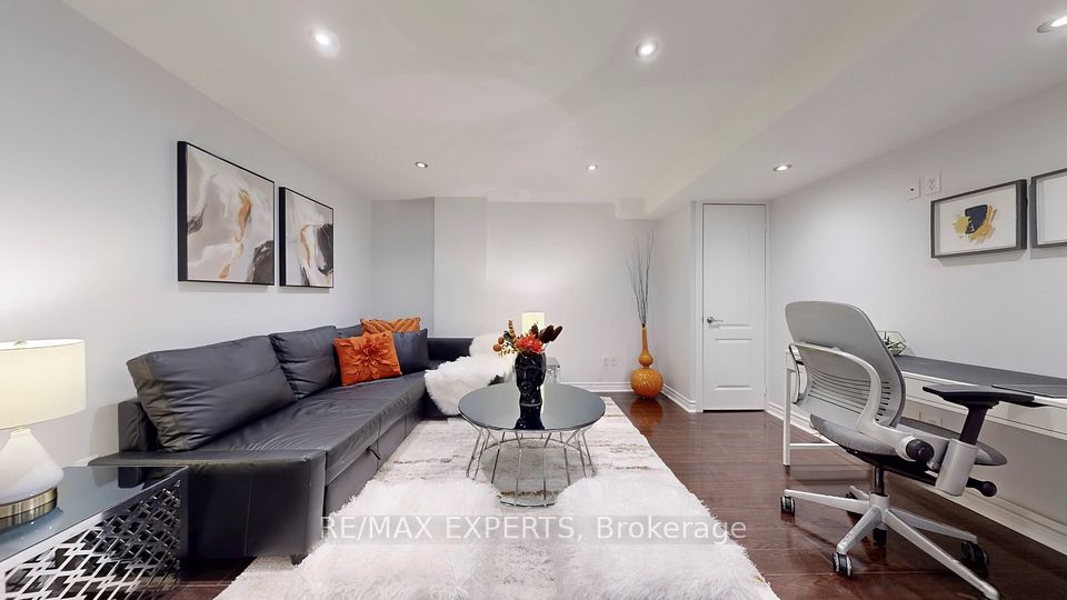 8 Mare Crescent