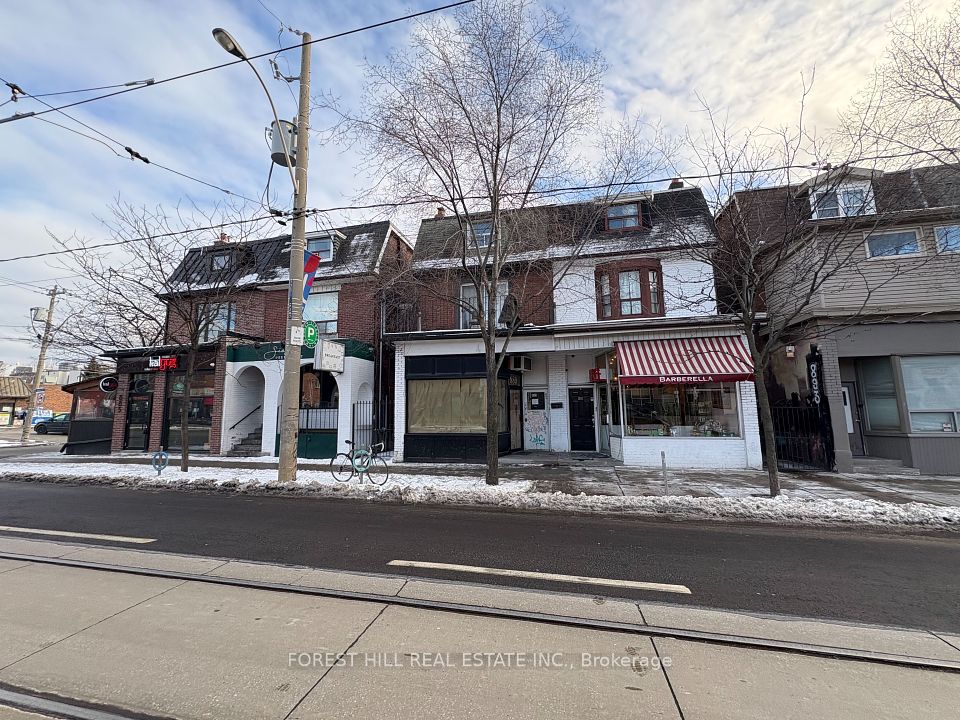 889 Dundas