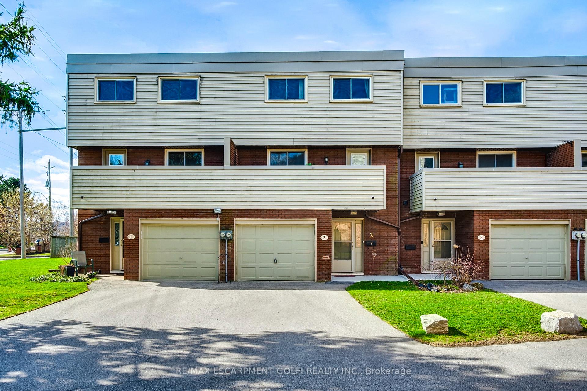 4 Bedrooms Condo at 23 WATSONS, Hamilton For sale