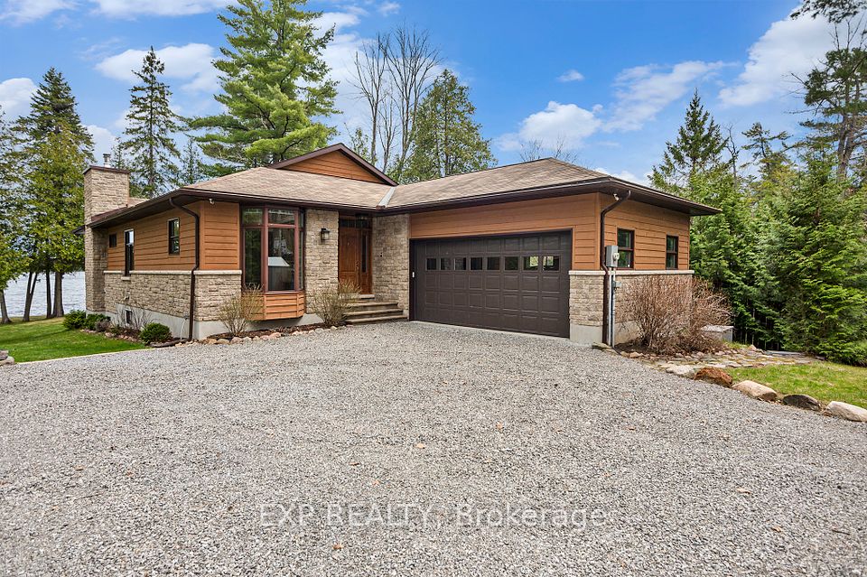 544 Lakeshore
