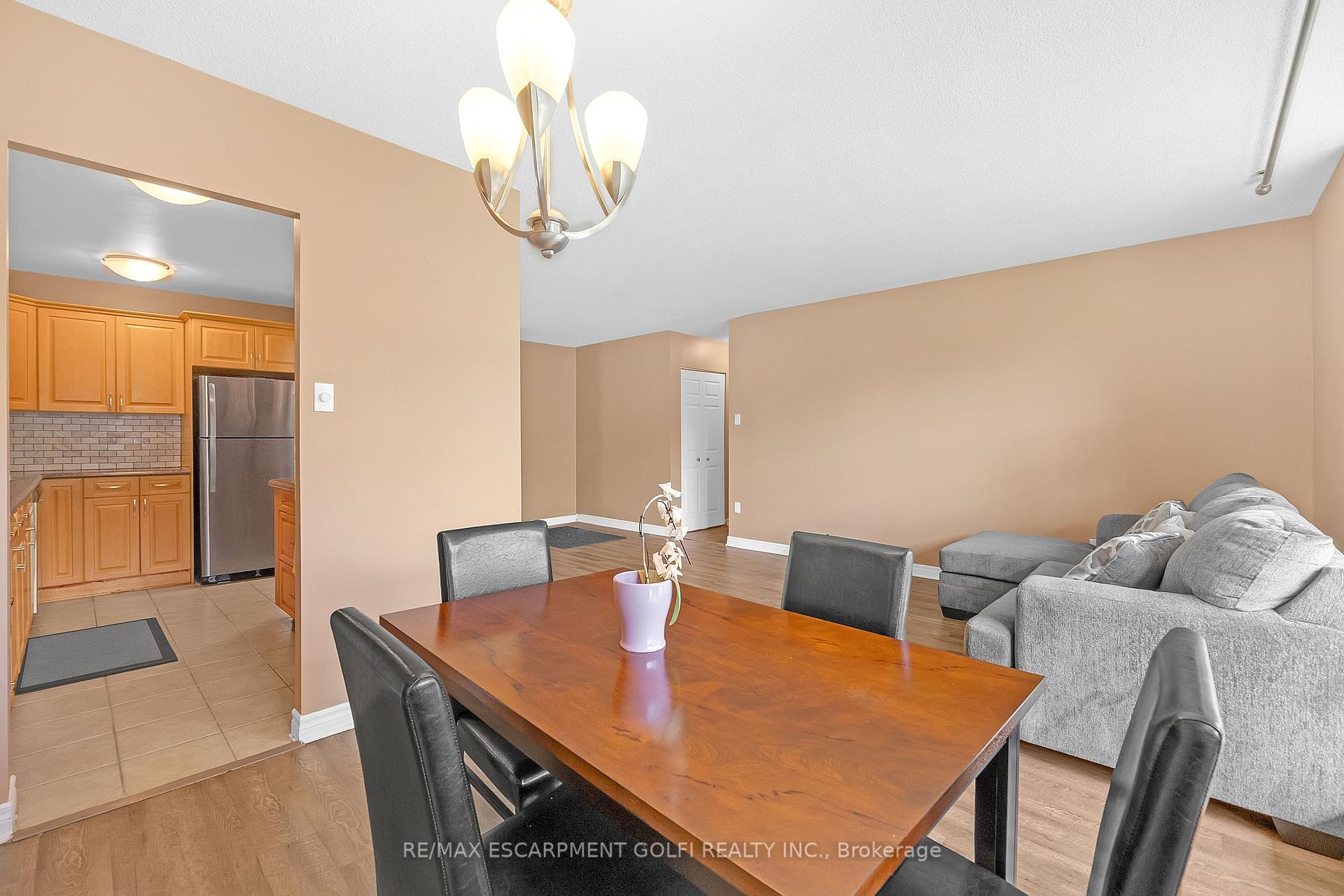 3 Bedrooms Condo at 1966 Main, Hamilton For sale