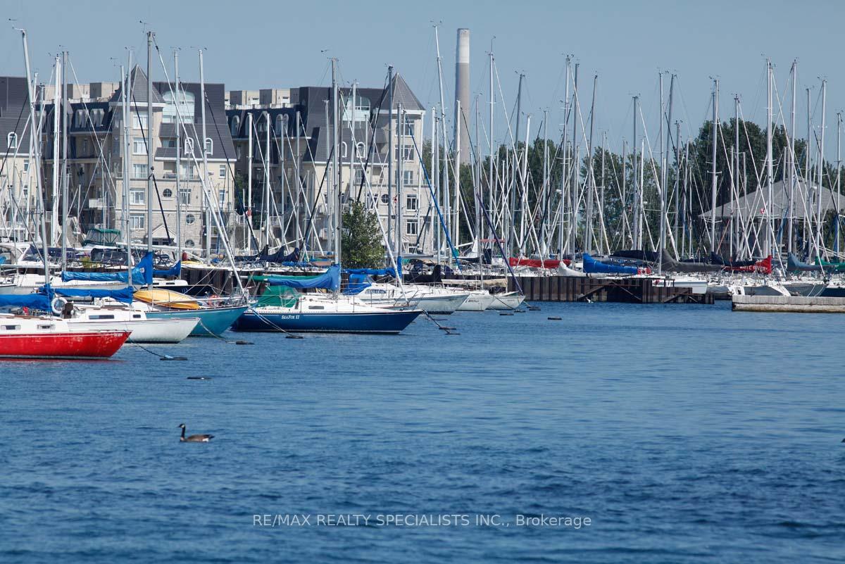 2 Bedrooms Condo at 2111 Lake Shore, Toronto For sale