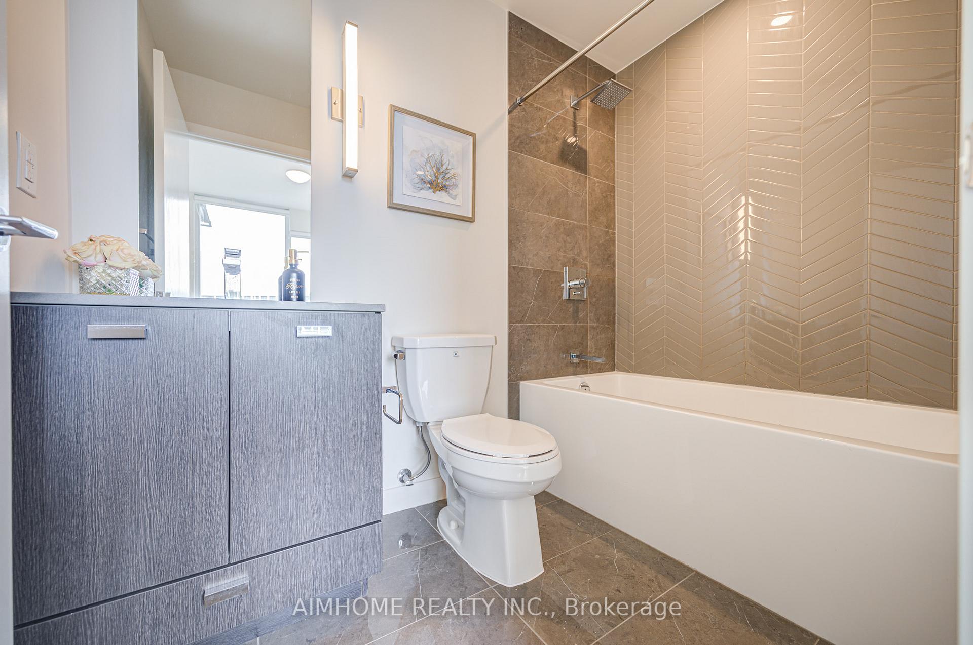 2 Bedrooms Condo at 10 De Boers, Toronto For sale