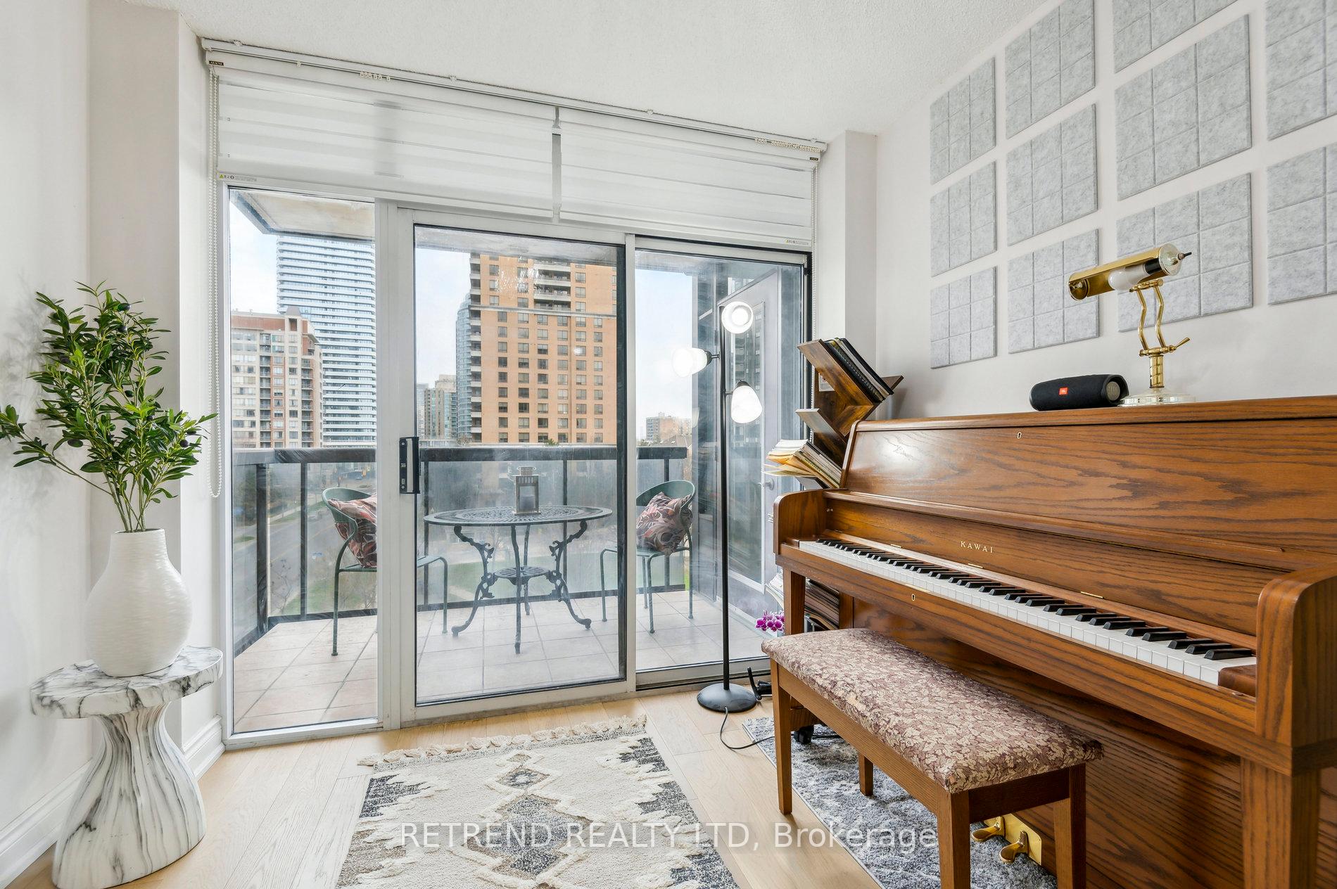 4 Bedrooms Condo at 880 Grandview,  Toronto For sale