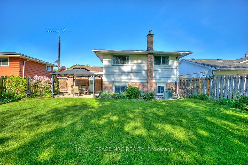 88 Royal Oak Drive, Welland, ON L3C 5V9