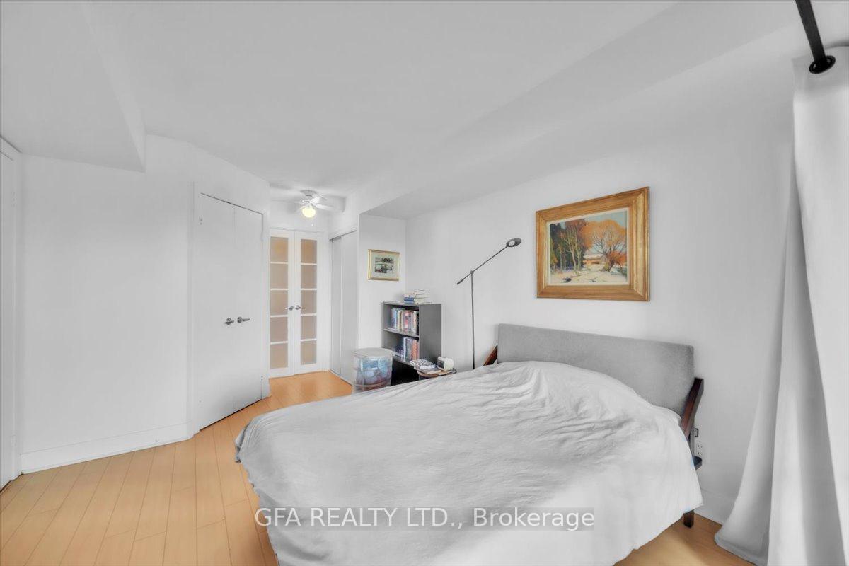 2 Bedrooms Condo at 550 Queens, Toronto For sale