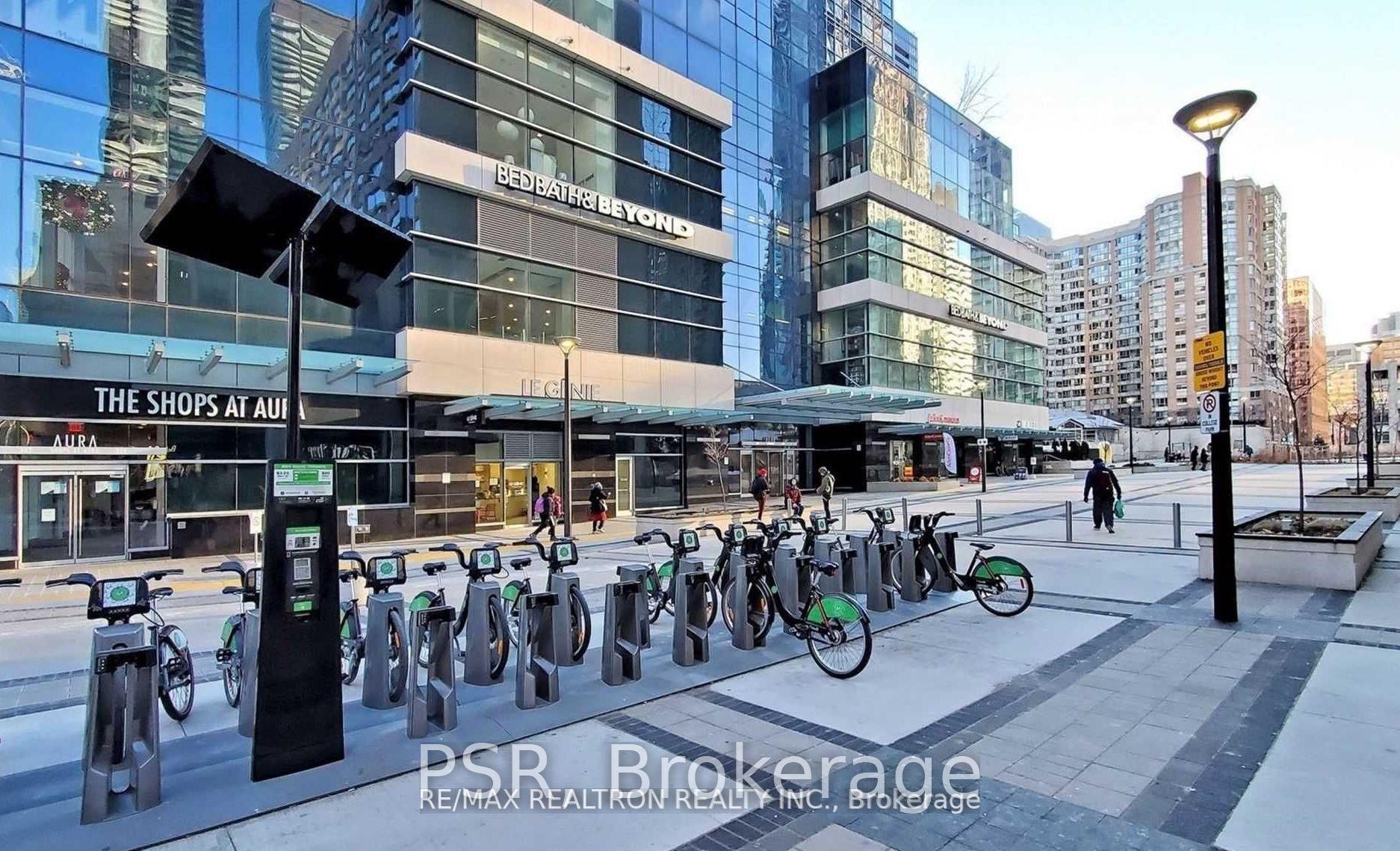 2 Bedrooms Condo at 386 Yonge, Toronto For sale