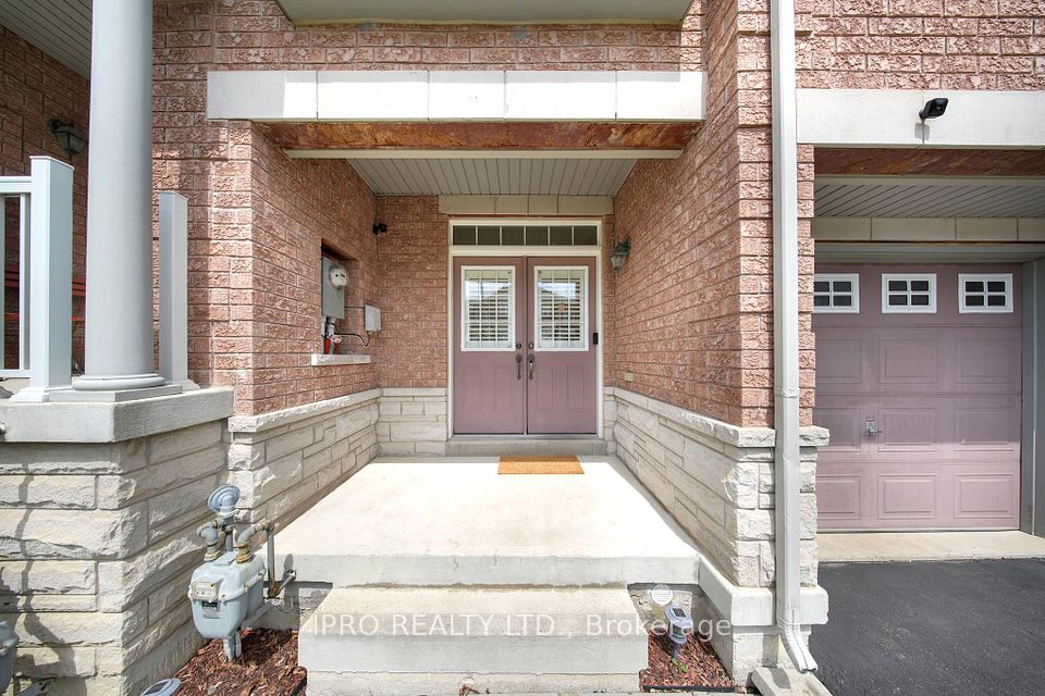 51 Lorenzo Circle, Brampton, ON L6R 3N4