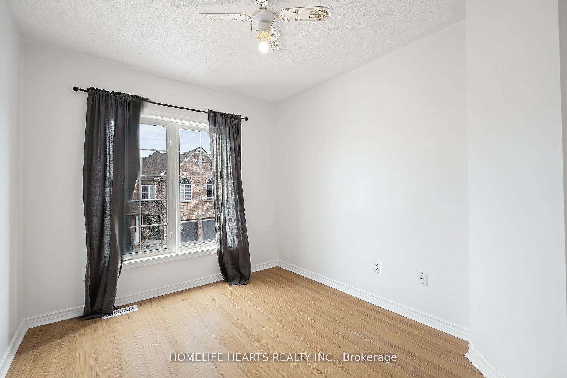 3 Bedrooms Condo at 525 Novo Star, Mississauga For sale