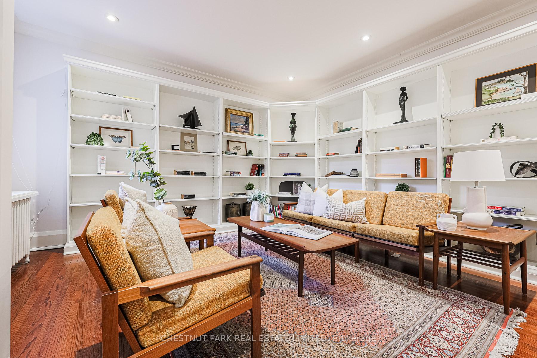4 Bedrooms Condo at 480 Oriole, Toronto For sale