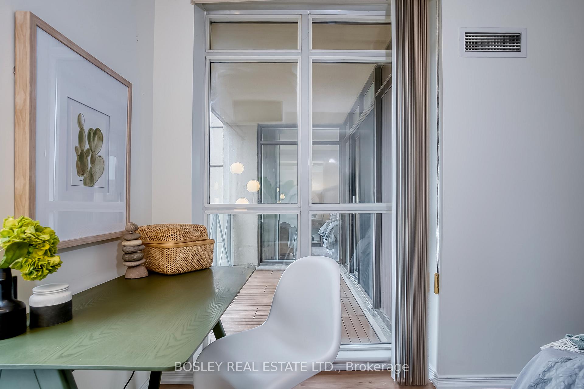 2 Bedrooms Condo at 51 Harrison Garden, Toronto For sale