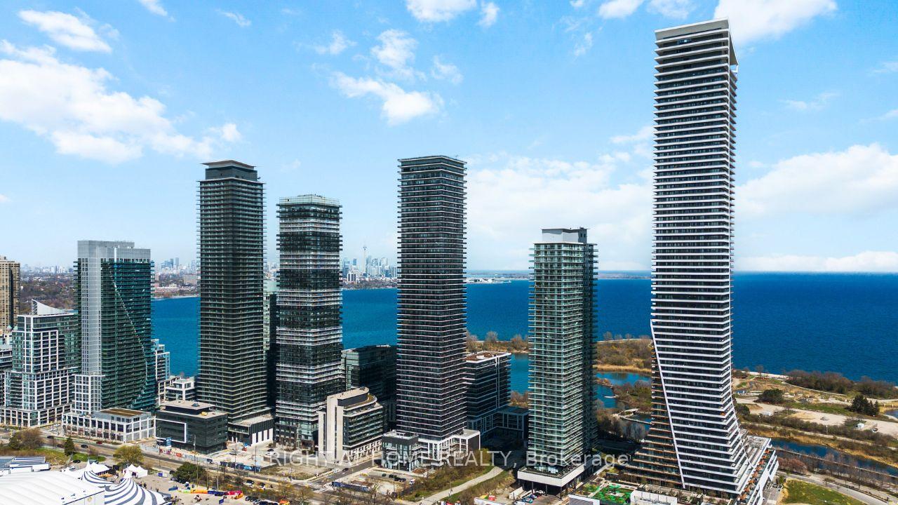 3 Bedrooms Condo at 90 Park Lawn, Toronto For sale