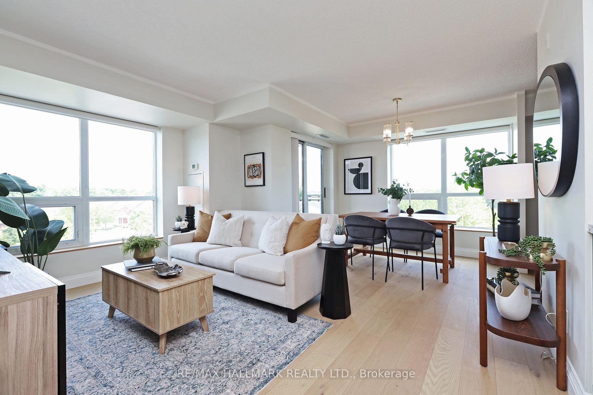 3 Bedrooms Condo at 120 Dallimore, Toronto For sale