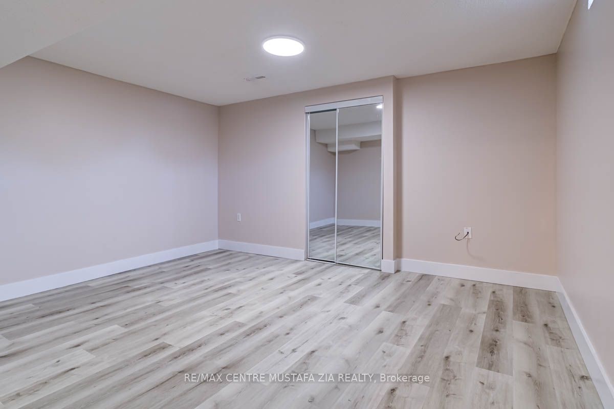 7488 Russian Olive Close
