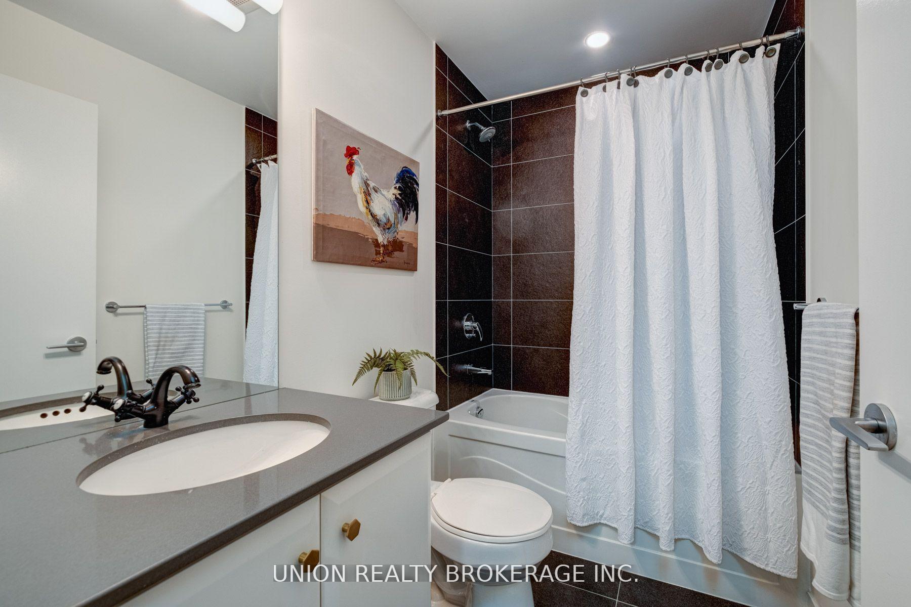 3 Bedrooms Condo at 201 Carlaw, Toronto For sale
