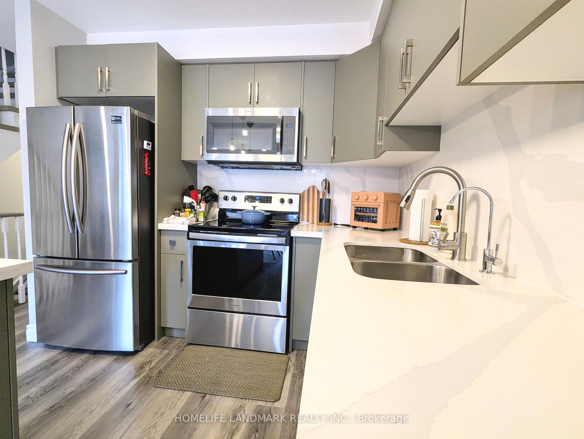 3 Bedrooms Condo at 86 Tania,  Vaughan For sale