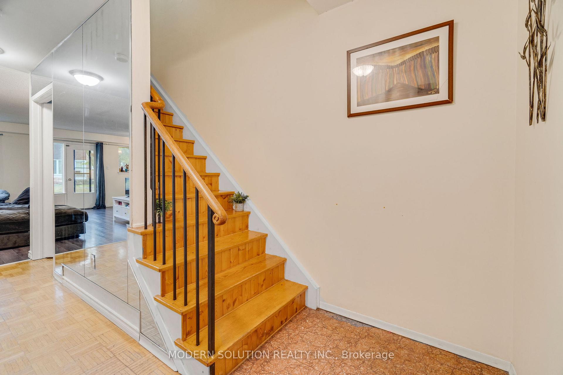 3 Bedrooms Condo at 341 Military, Toronto For sale