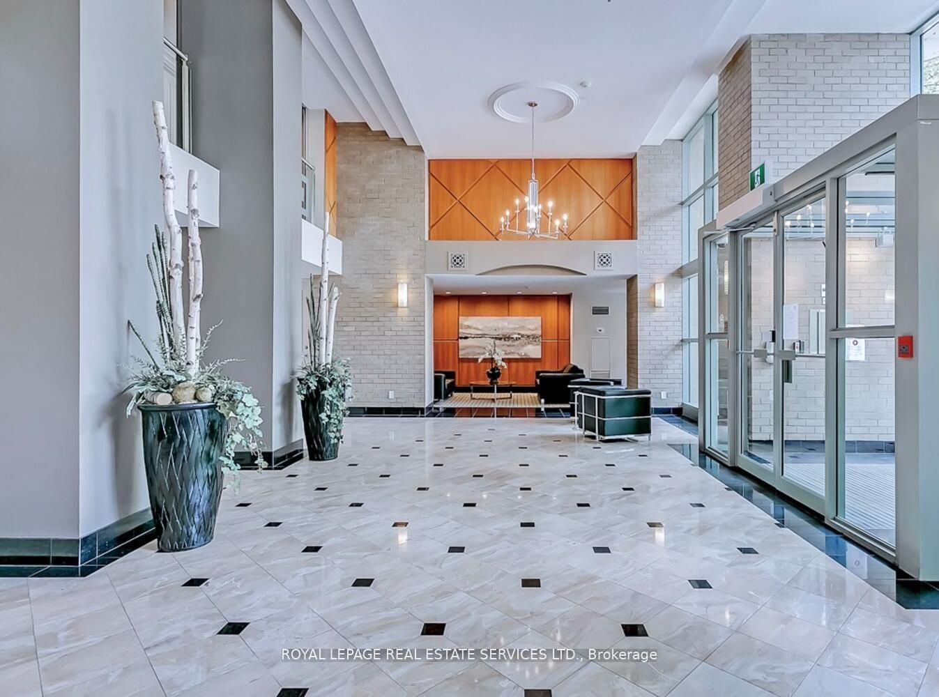 2 Bedrooms Condo at 2190 Lakeshore,  Burlington For sale