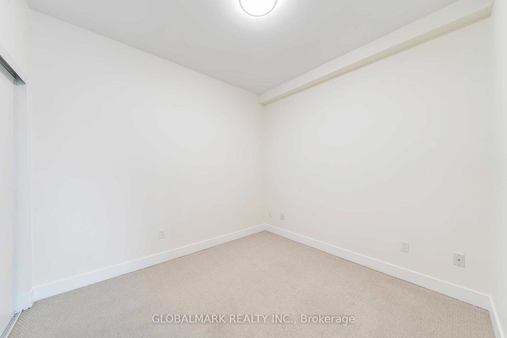 2 Bedrooms Condo at 128 Garden, Oakville For sale