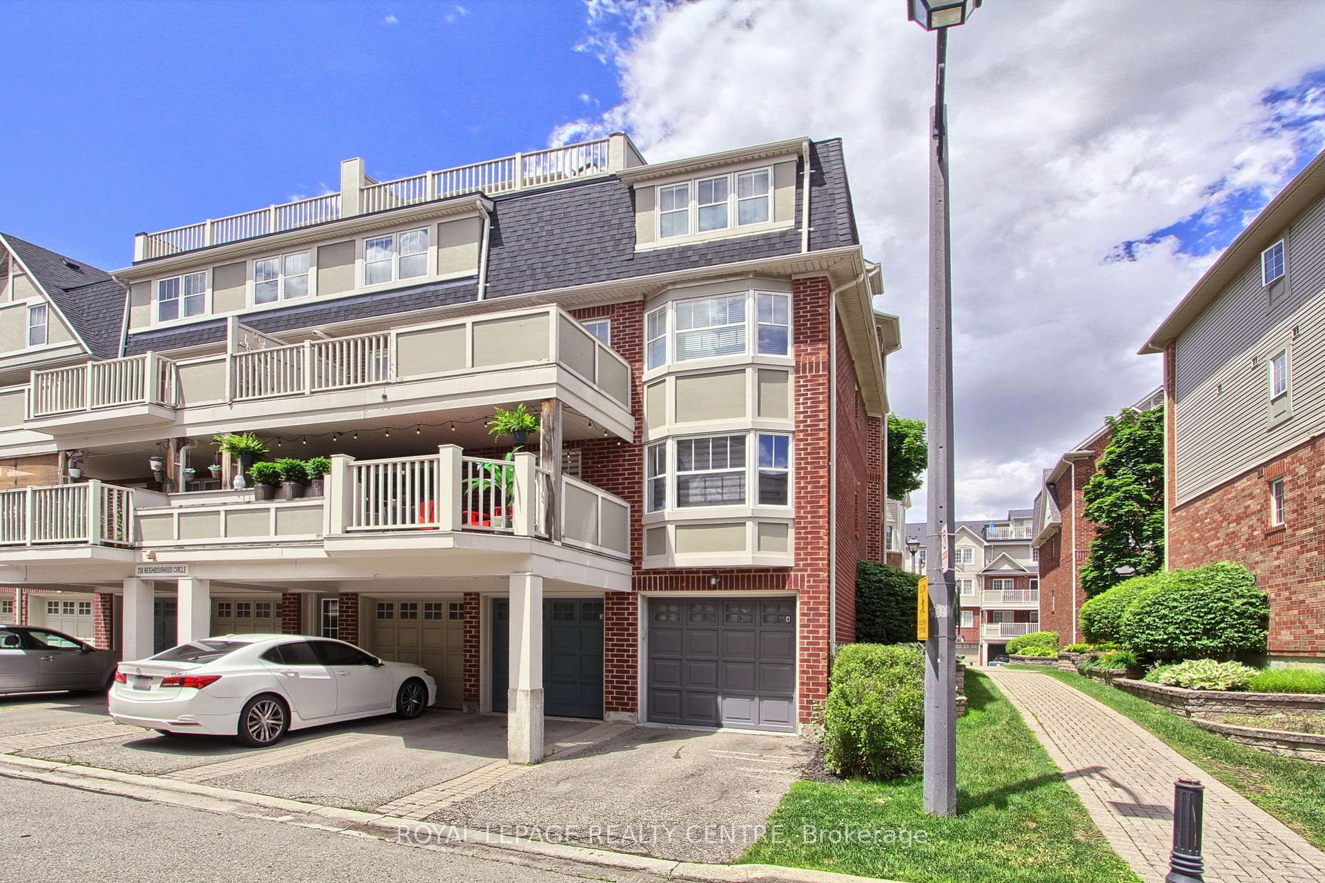 3 Bedrooms Condo at 750 Neighbourhood,  Mississauga For sale