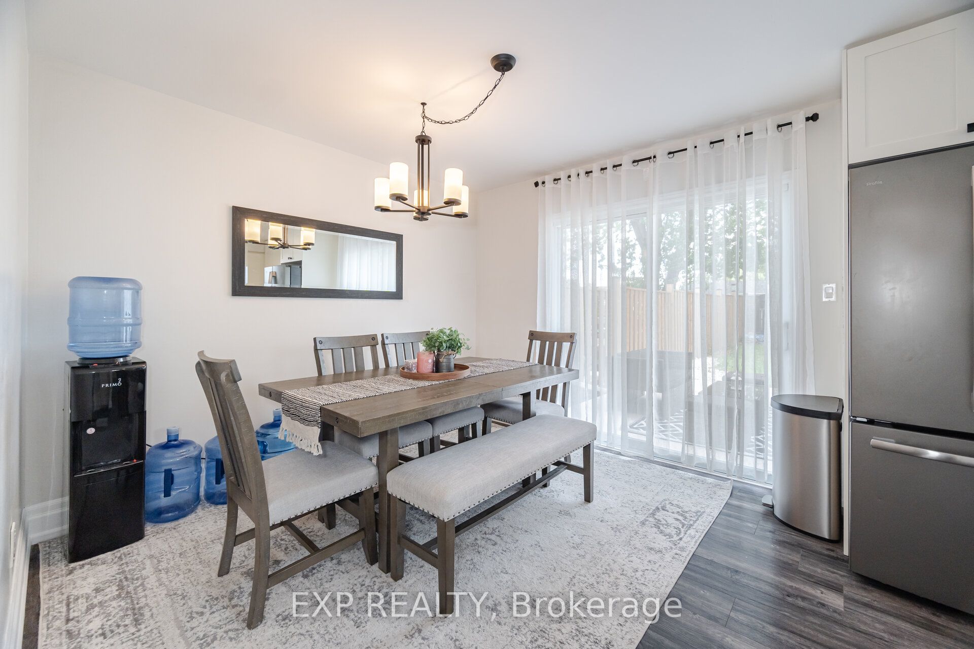 384 Daralea Heights