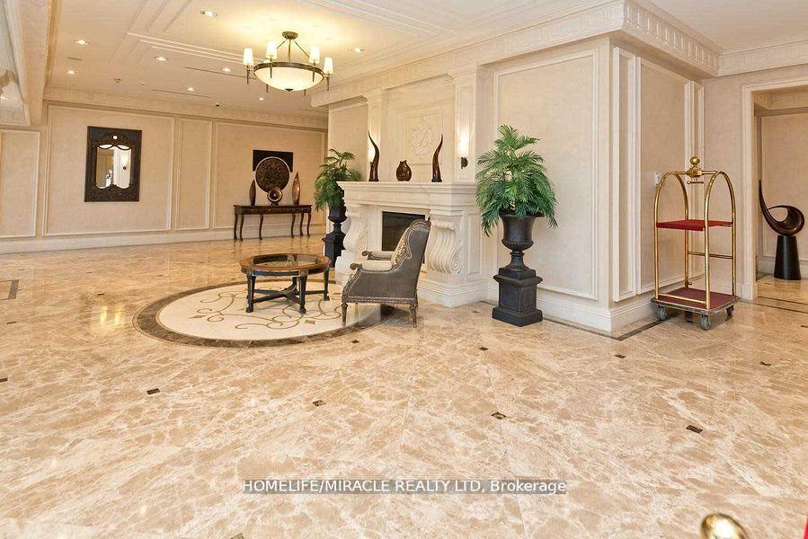 2 Bedrooms Condo at 9235 Jane, Vaughan For sale
