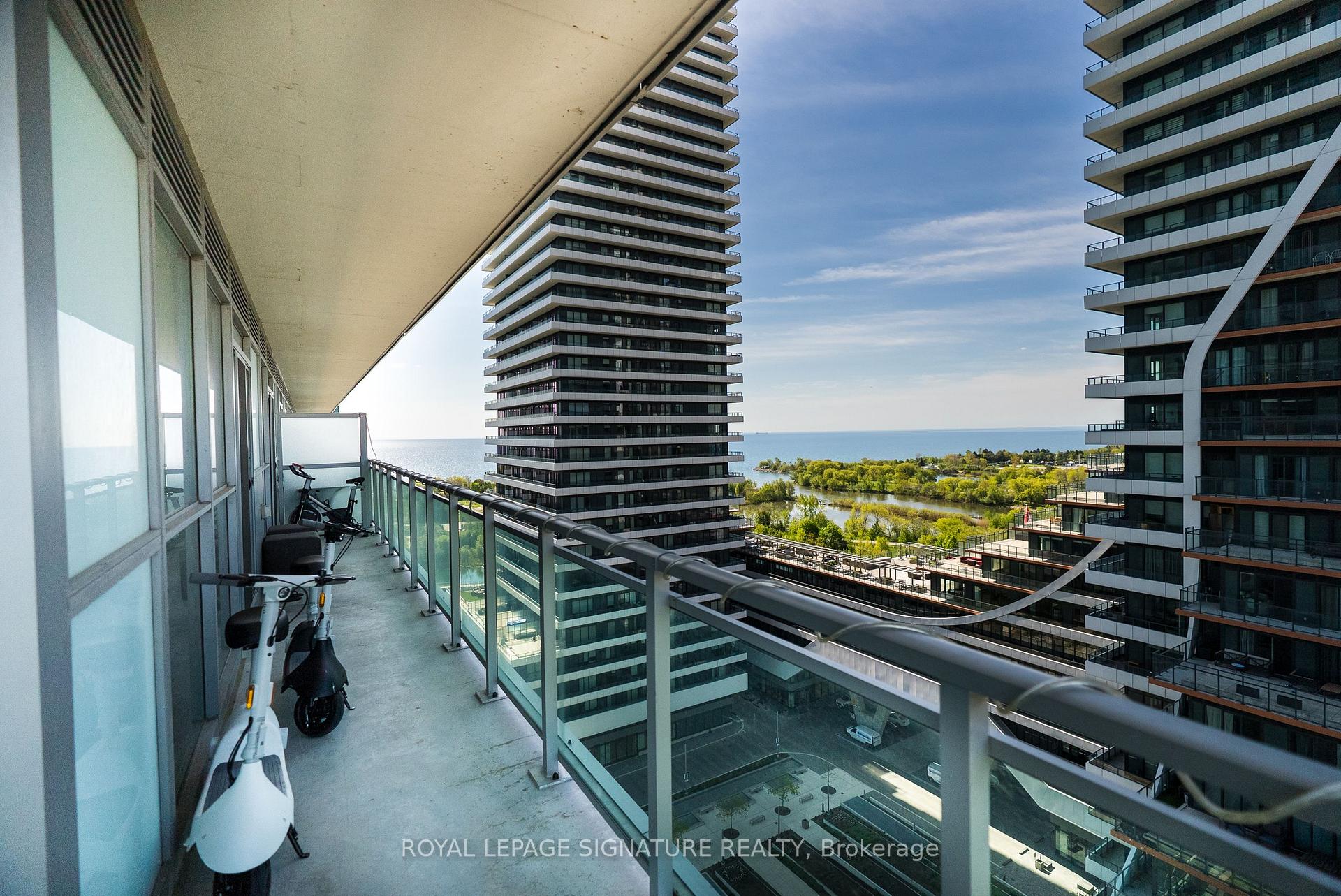 2 Bedrooms Condo at 33 Shore Breeze, Toronto For sale