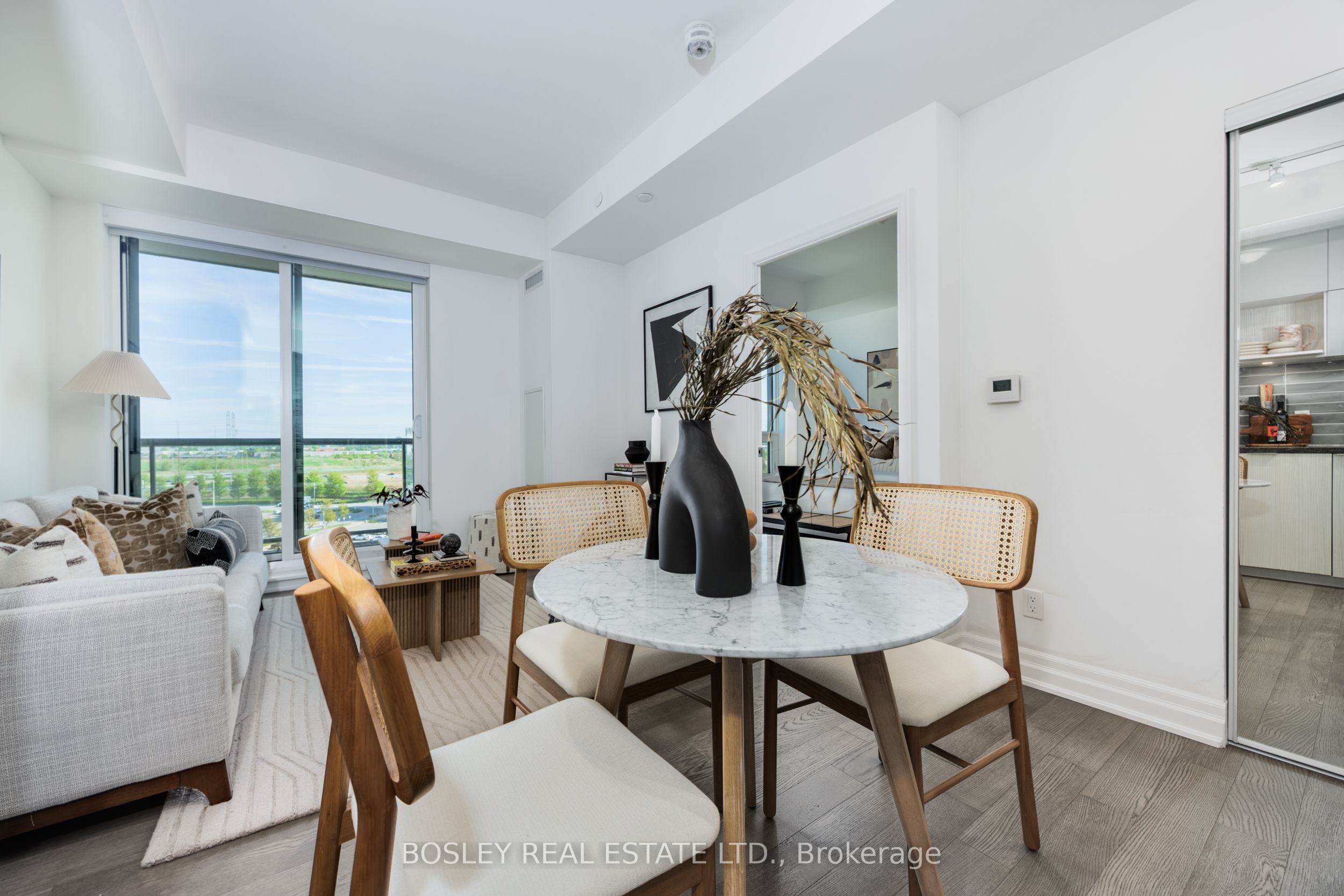 8 Rouge Valley Drive W, #908