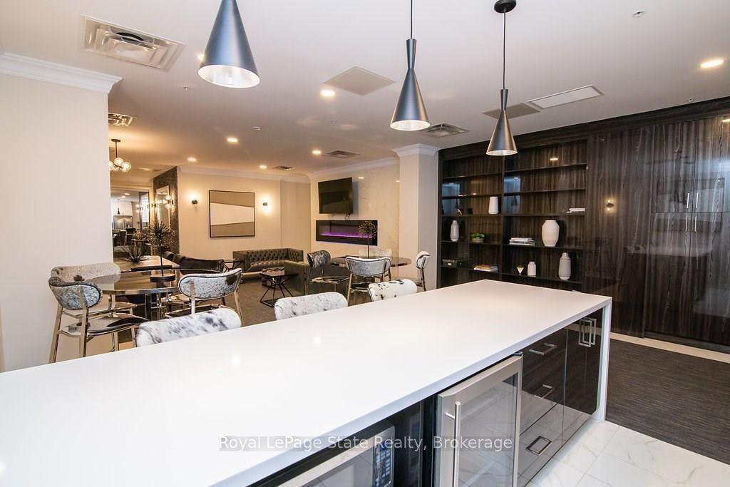 1 Bedroom Condo at 118 KING,  Hamilton For sale