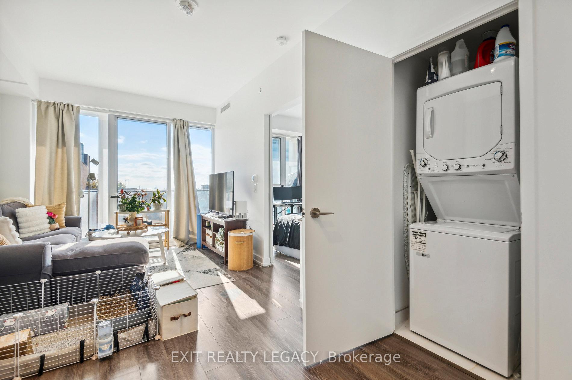 2 Bedrooms Condo at 20 Edward,  Toronto For sale