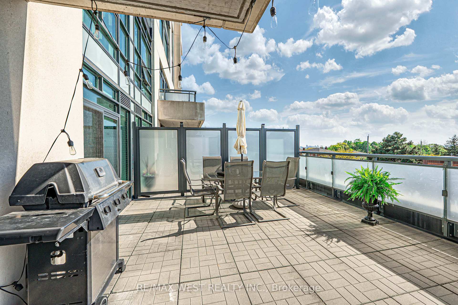 2 Bedrooms Condo at 2522 Keele, Toronto For sale