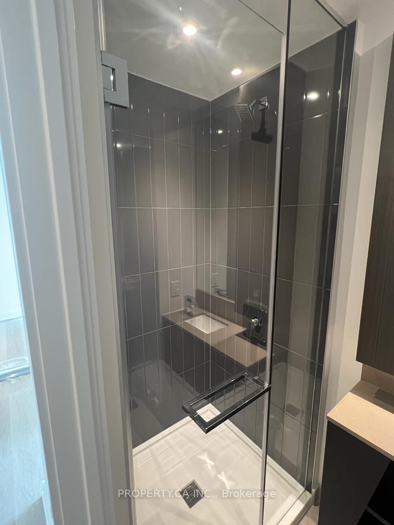 3 Bedrooms Condo at 3883 Quartz, Mississauga For sale