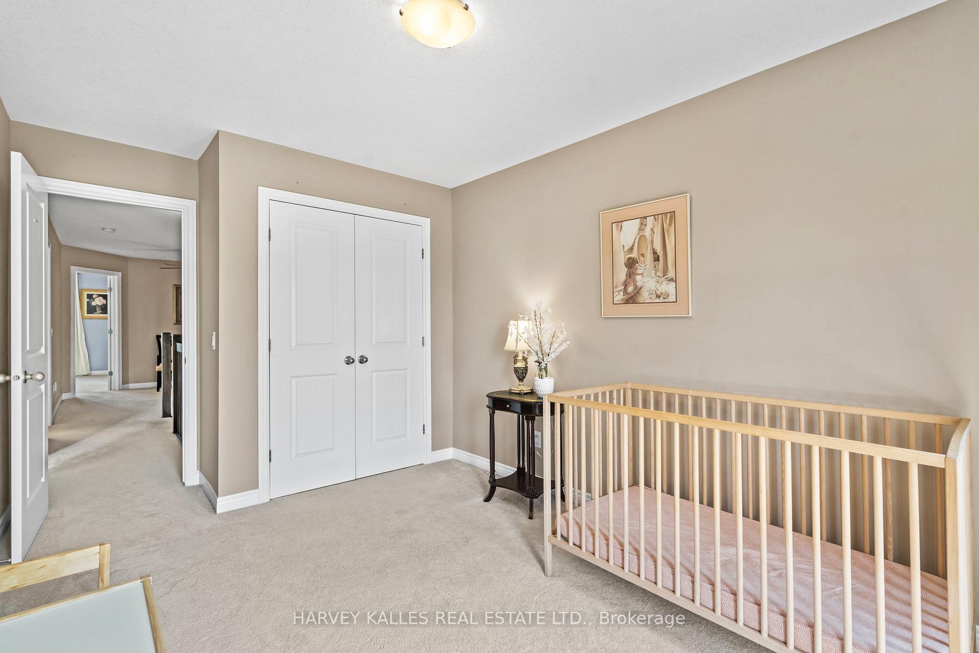 3 Bedrooms Condo at 3003 Glover, Burlington For sale