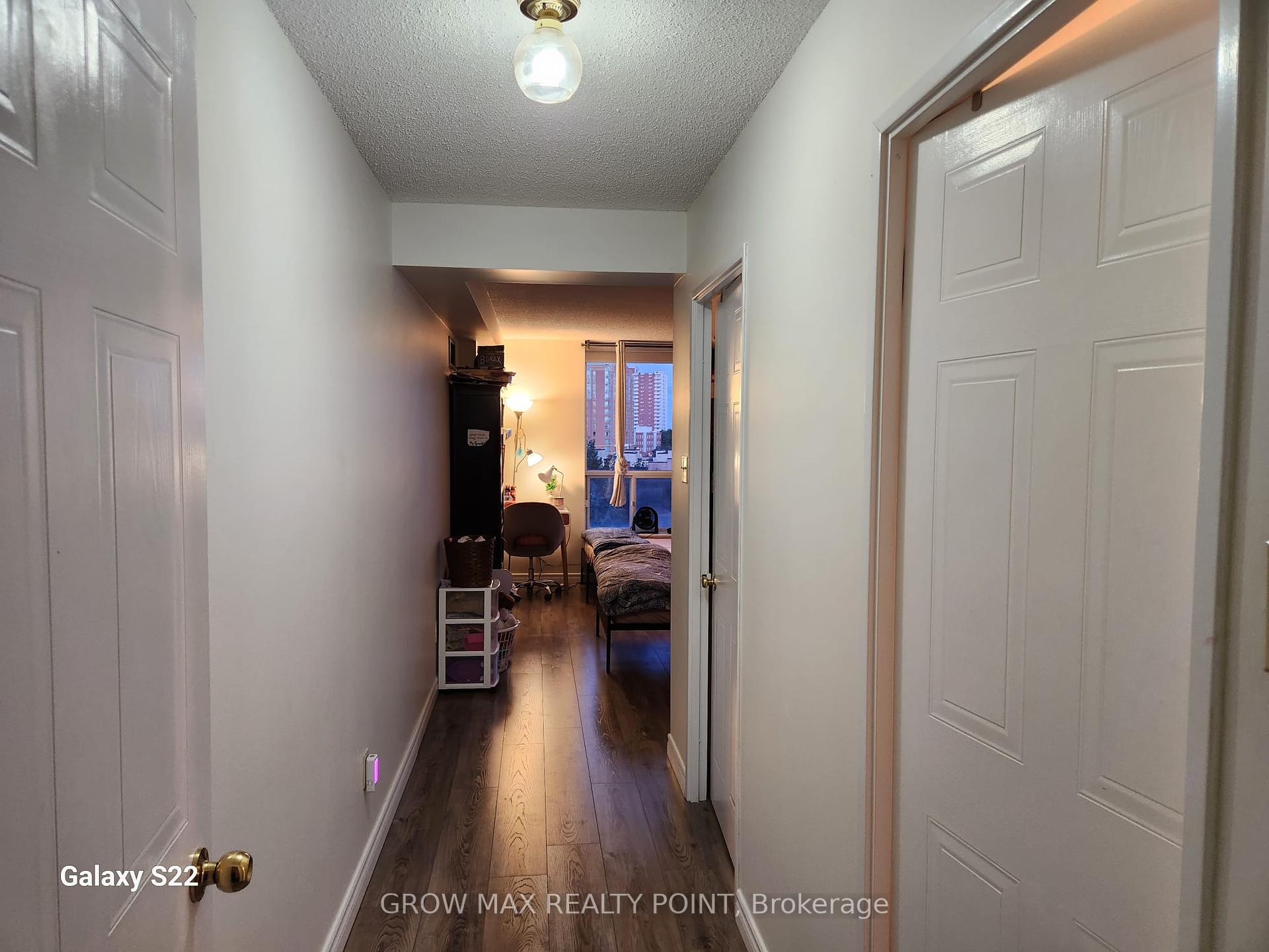 2 Bedrooms Condo at 410 Mclevin,  Toronto For sale