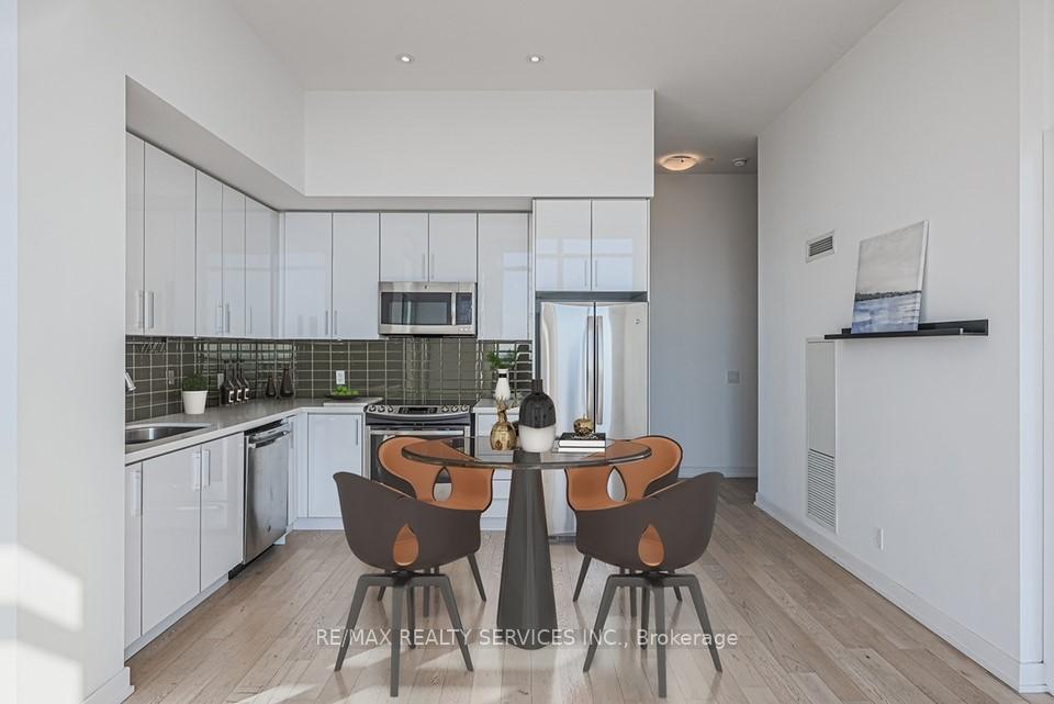 2 Bedrooms Condo at 2220 Lakeshore,  Toronto For sale