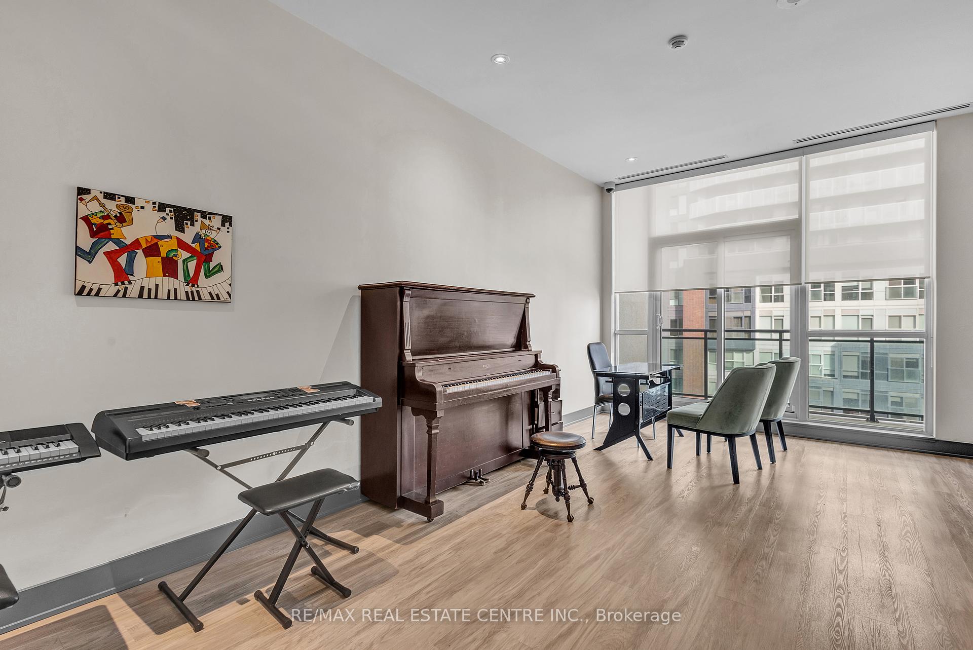 1 Bedroom Condo at 4099 Brickstone, Mississauga For sale
