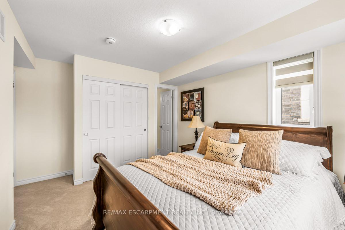 2 Bedrooms Condo at 383 Dundas,  Hamilton For sale