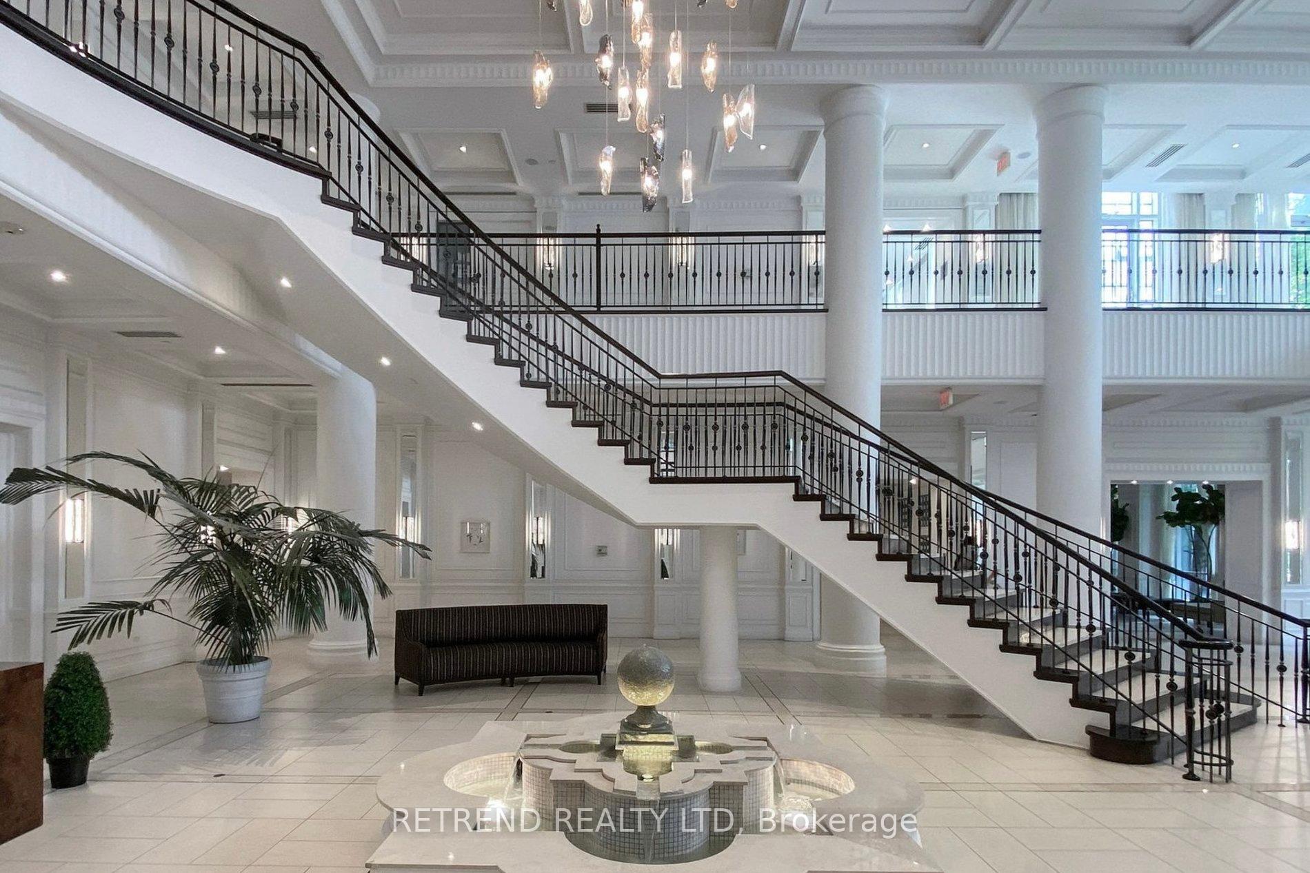 2 Bedrooms Condo at 15 Greenview, Toronto For sale